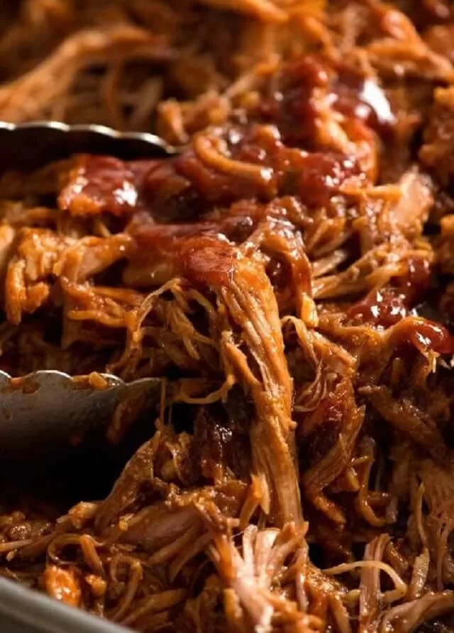 Looking for no-stress Father’s Day recipes? These 10 easy make-ahead dishes—from pulled pork to no-bake cheesecake jars—will let you chill and celebrate Dad without last-minute kitchen chaos.