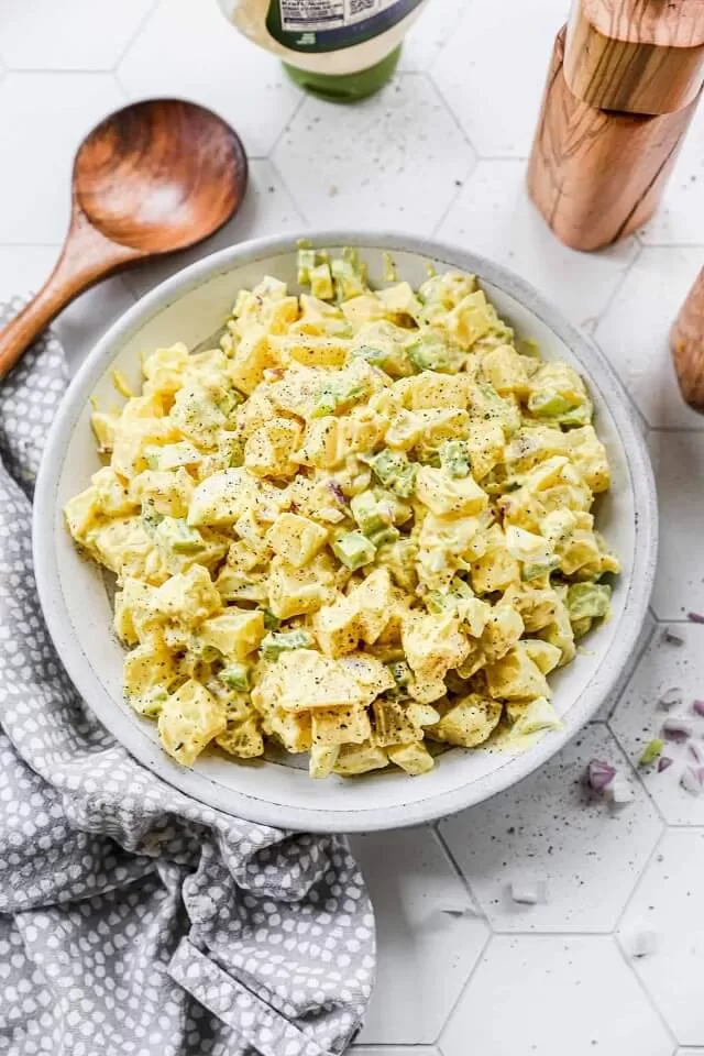 Looking for no-stress Father’s Day recipes? These 10 easy make-ahead dishes—from pulled pork to no-bake cheesecake jars—will let you chill and celebrate Dad without last-minute kitchen chaos.
