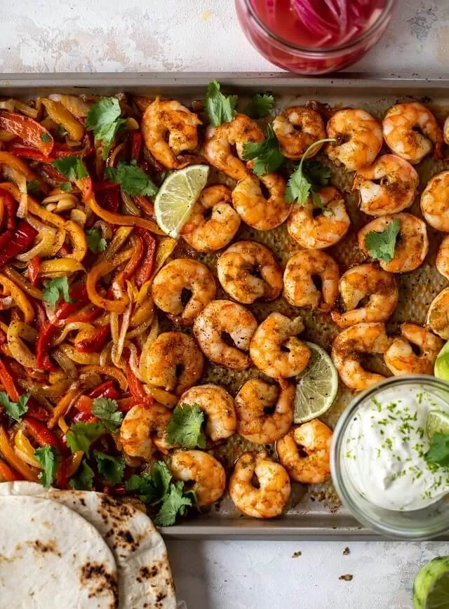 Celebrate Dad with these easy and delicious one-pan meals for Father’s Day, flavor-packed recipes with minimal cleanup required!