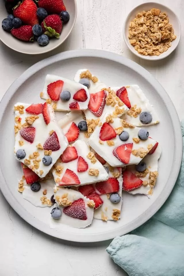 No oven, no problem! These no-bake 4th of July desserts prove you can keep cool and still impress your guests. From frosty bites to fruity layers, your Independence Day dessert table is about to be the sweetest (and chillest) spot at the party!