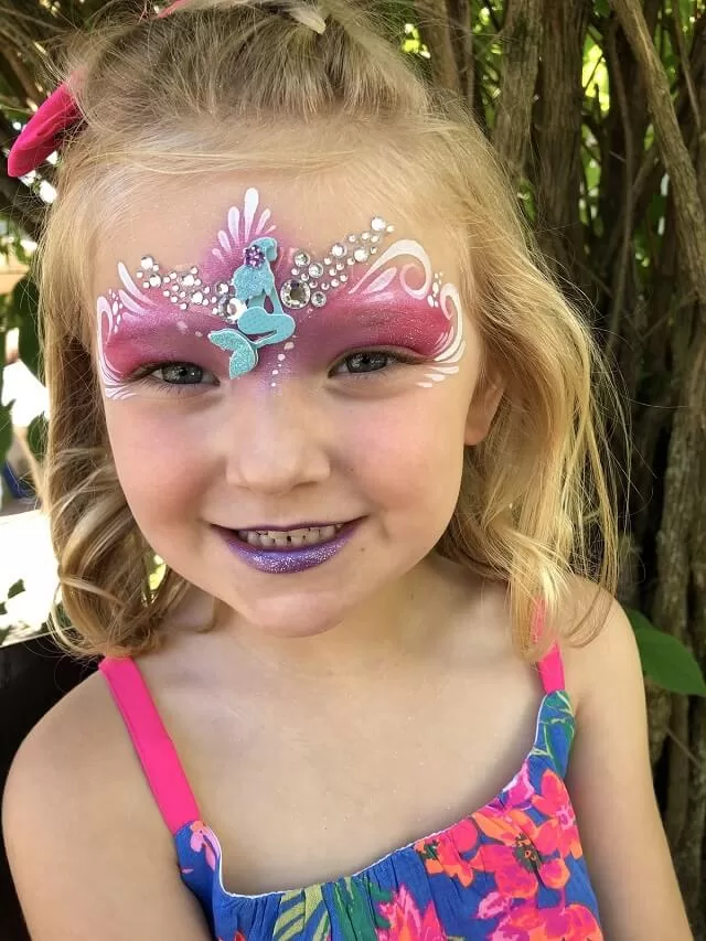 Adorable Halloween makeup ideas for little princesses from fairies to royals. Let them shine with creativity, sparkle, and magical charm!
