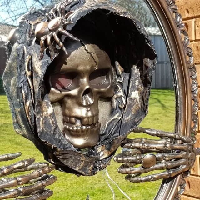 Creepy Mirror Frame