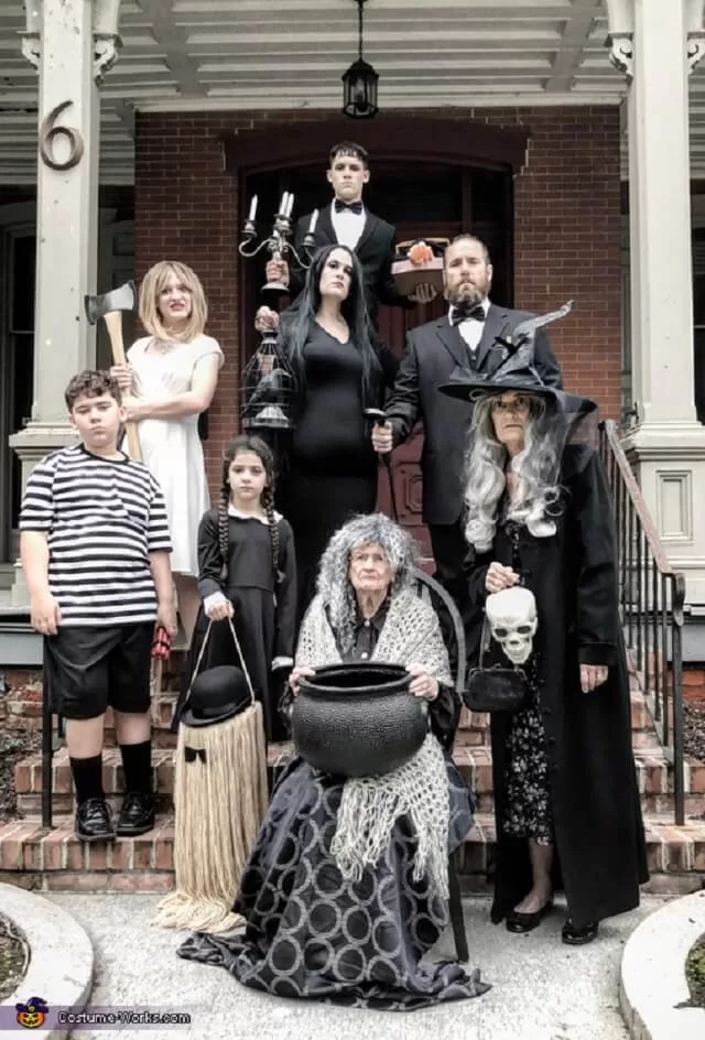 Get inspired with 15 family Halloween costumes that look amazing in photos, from classic themes to fun, creative group outfits.
