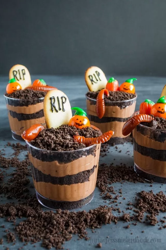 Whip up spooky fun with these 15 no bake Halloween treats, perfect for quick, festive desserts everyone will love! Try them now!