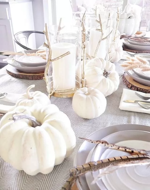 This elegant fall table decor creates a relaxed yet refined mood.