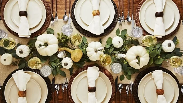 Set the mood this holiday with 21 Thanksgiving table setting ideas featuring rustic, elegant, and budget-friendly styles for every gathering.