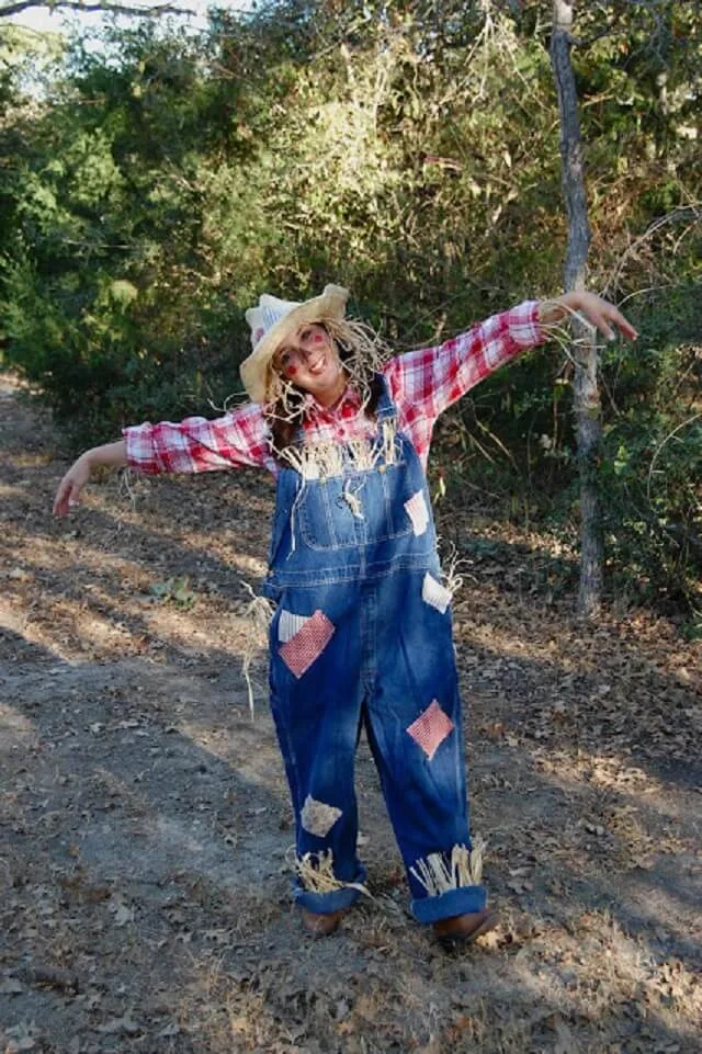 Find 19 last-minute Halloween costumes for busy moms that are fun, easy, and affordable. Quick DIY outfit ideas using clothes you already own.