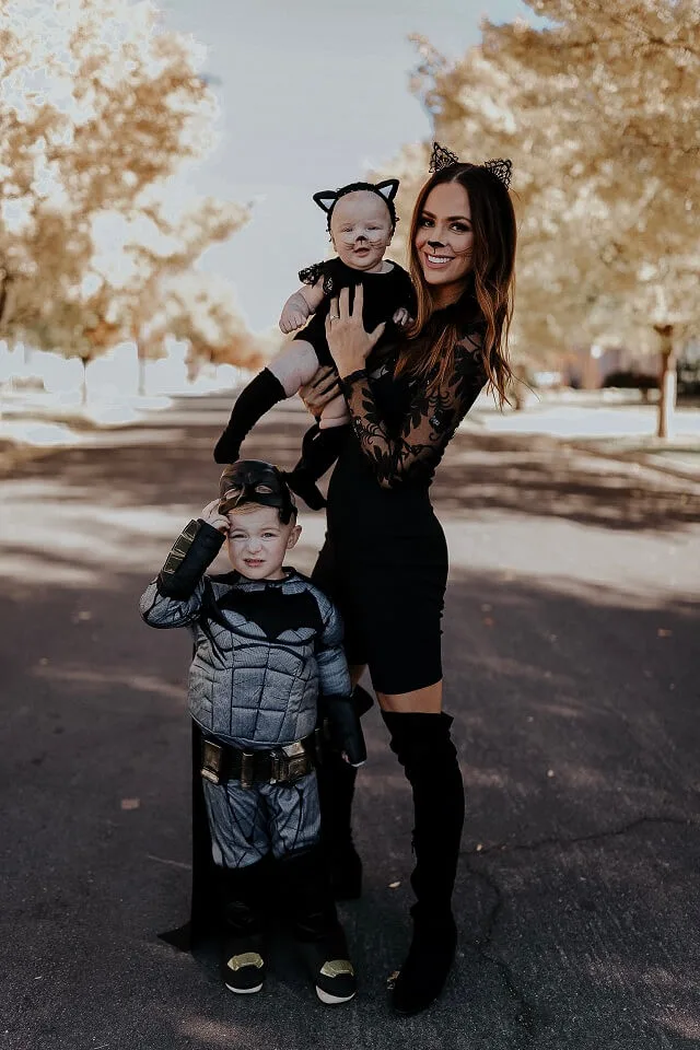 Find 19 last-minute Halloween costumes for busy moms that are fun, easy, and affordable. Quick DIY outfit ideas using clothes you already own.