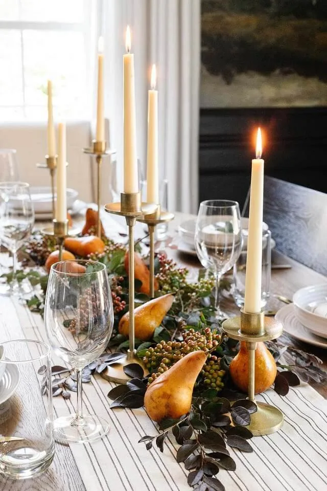 Get inspired with 15 Thanksgiving centerpiece ideas that bring warmth, color, and charm to your table for a beautiful holiday celebration.