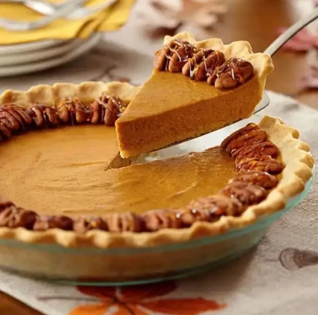 Celebrate the season with delicious Thanksgiving pie recipes, featuring pumpkin, pecan, and apple favorites your family will crave all holiday long.
