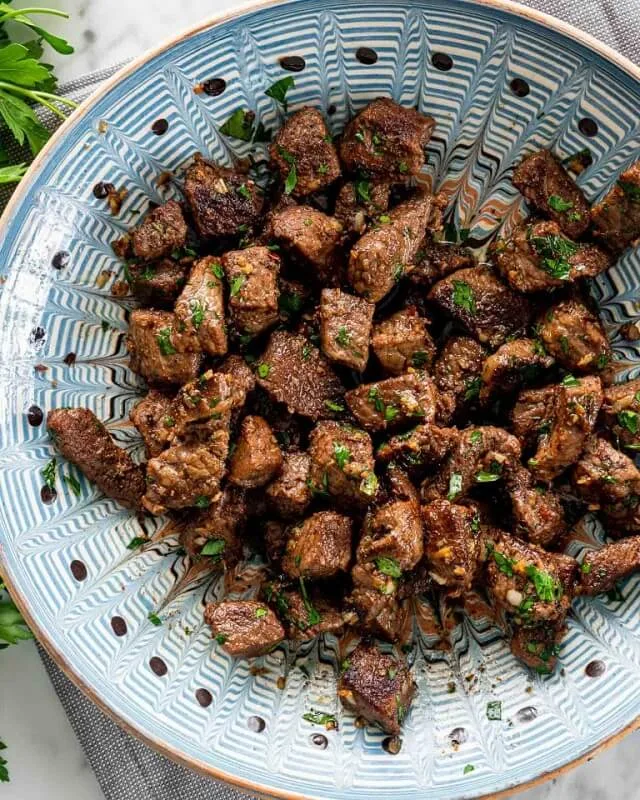 These romantic dinner ideas for two at home feature recipes, cozy flavors, and simple steps for an intimate, stress-free night together.