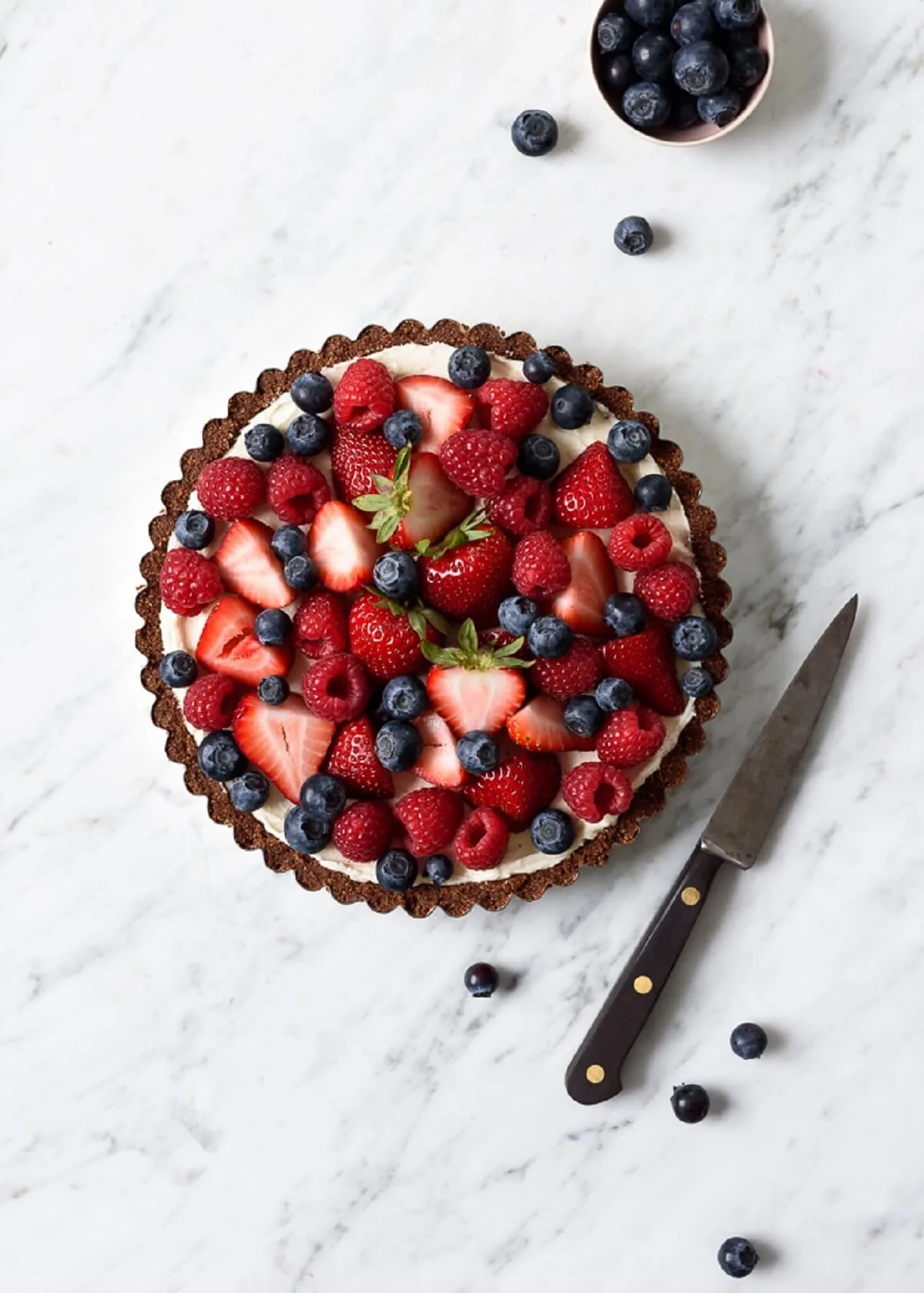 no-bake berry tart for summer hosting