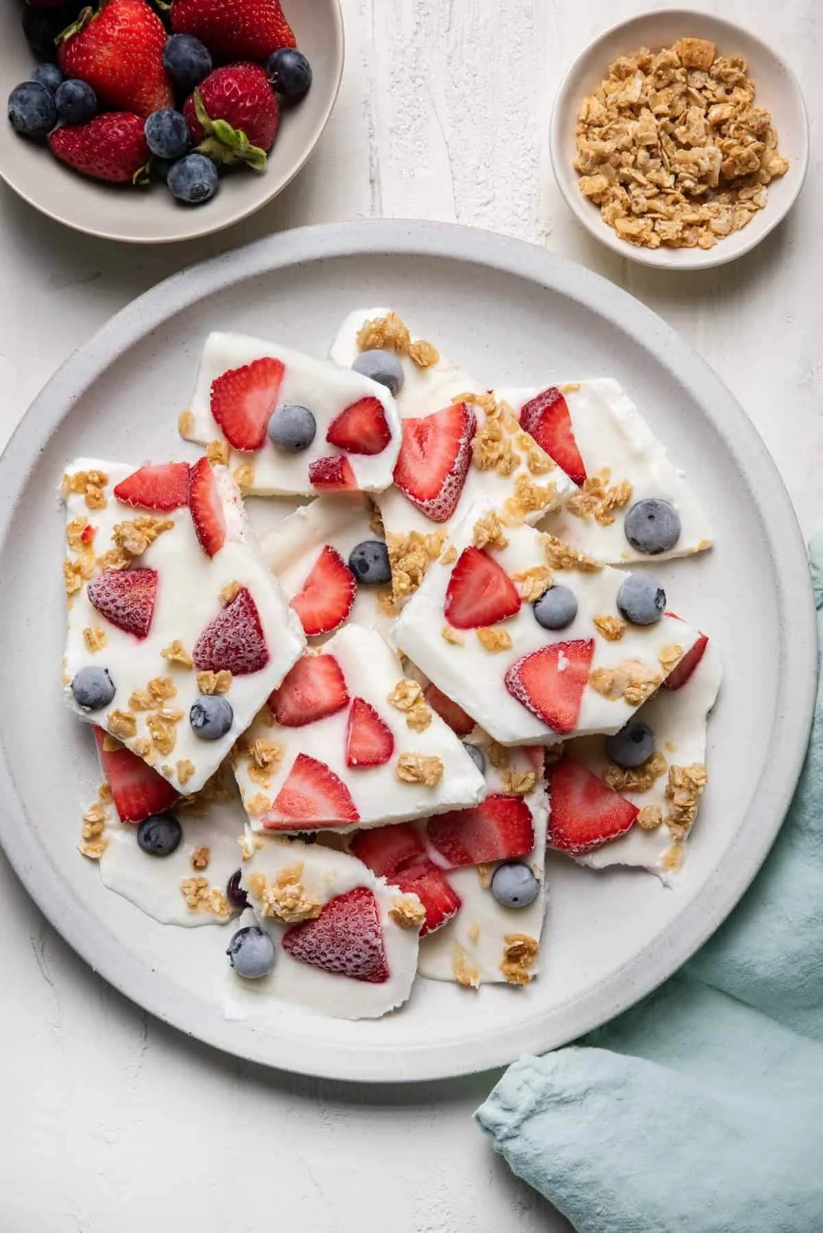 frozen yogurt bark with berries and granola
